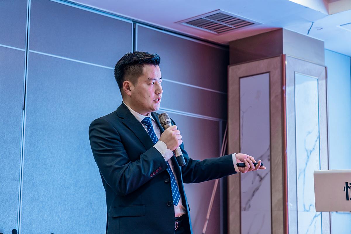 内(nèi)貿部副(fù)總經理(lǐ)夏威