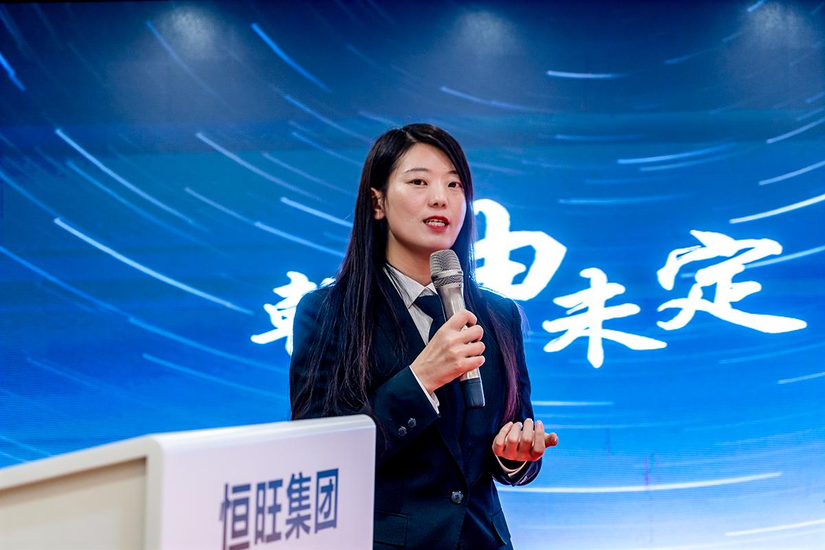 外(wài)貿部總(zong)經理助(zhu)理、鑽樁(zhuāng)部長劉(liú)美紅