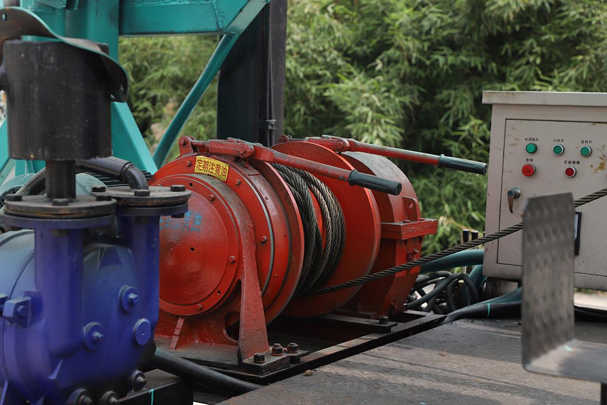 6寸(cùn)鋼履帶反(fan)循環鑽機(ji)