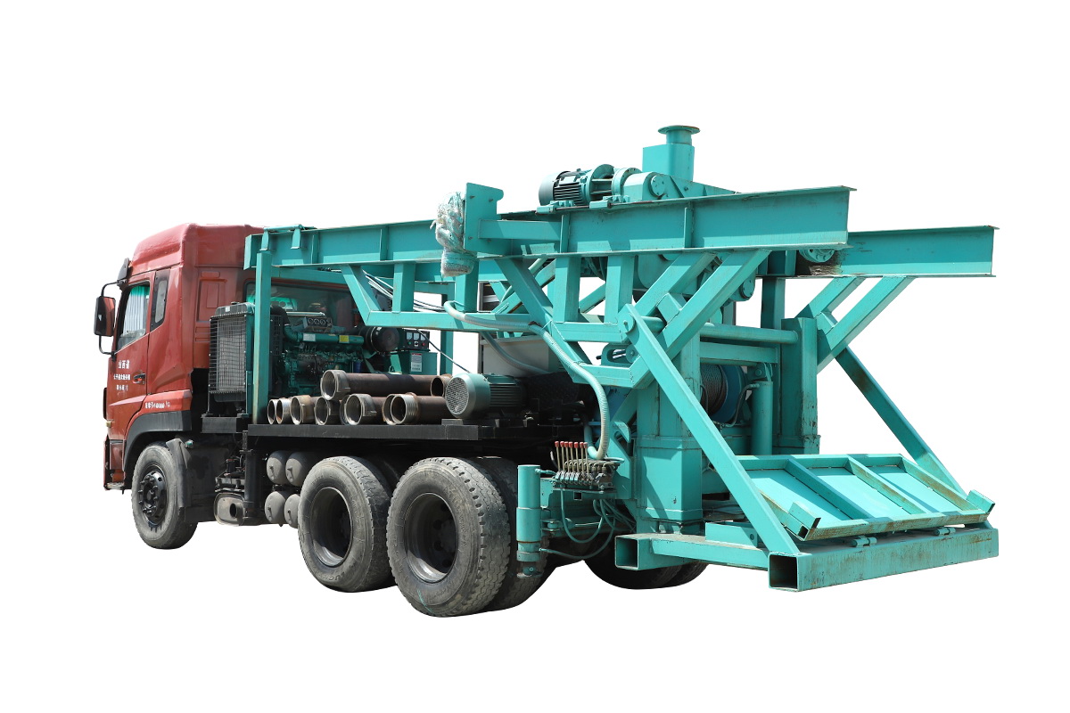 8寸後(hou)八輪汽車(che)鑽機