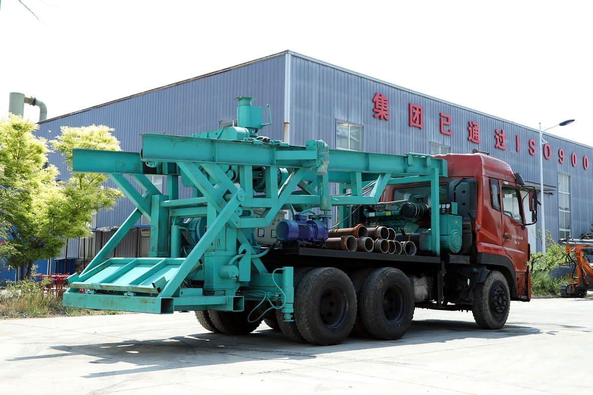 8寸後(hou)八輪汽車(chē)鑽機